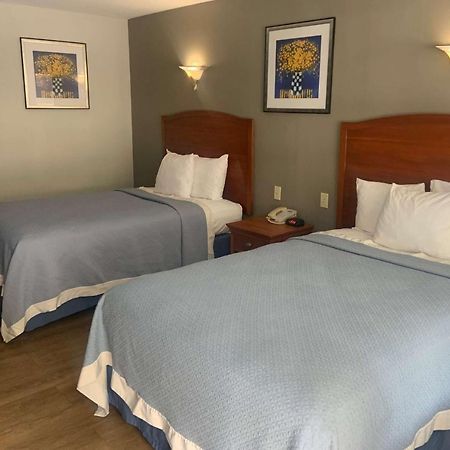 Days Inn By Wyndham Elmsford Dış mekan fotoğraf