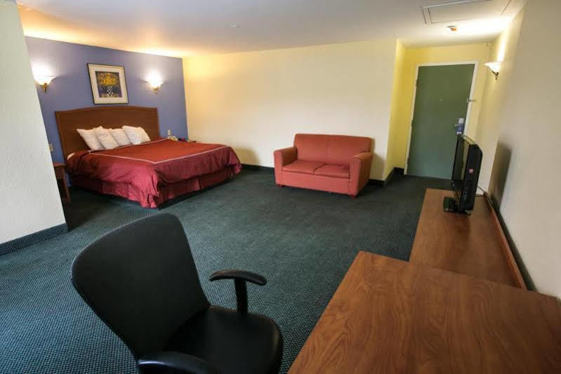 Days Inn By Wyndham Elmsford Dış mekan fotoğraf